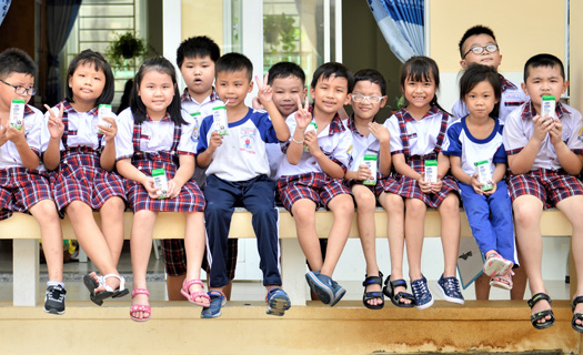 Niềm vui uống sữa học đường an toàn tại TP. Hồ Chí Minh